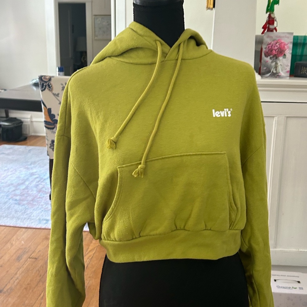 Levi’s Crop Sweatshirt